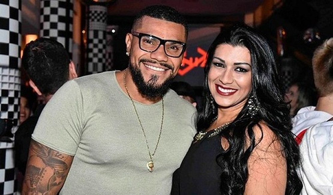 Naldo Benny implora perdão de Moranguinho em forma de música