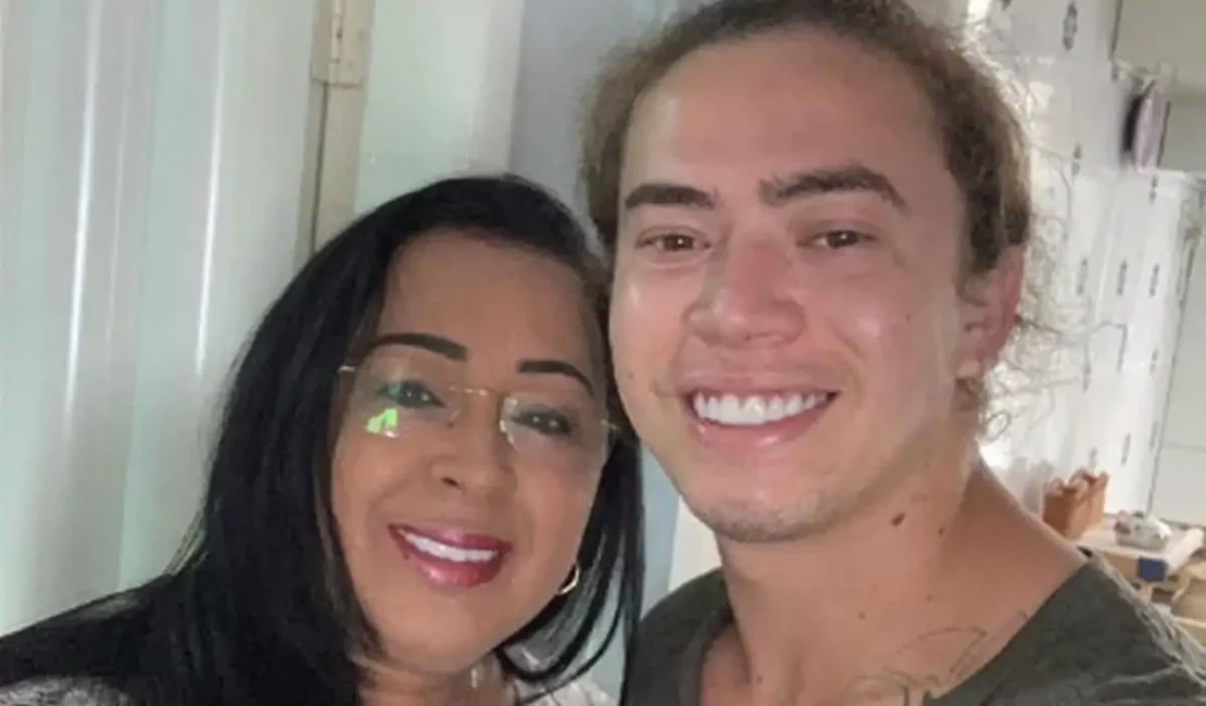 Mãe de Whindersson Nunes conta como o filho e a nora estão após a morte de João Miguel