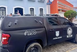 Mulher é presa por tentar aplicar golpe com identidade falsa em banco de Penedo