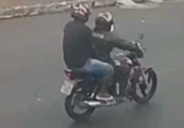 Dupla é vista fugindo em moto após assaltar estudantes em Girau do Ponciano; ASSISTA