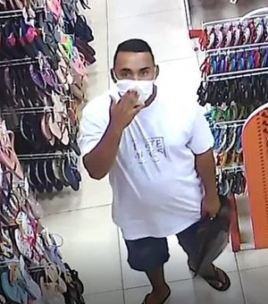 Vídeo. Homem furta chinelo em loja e manda beijinho para câmera no DF