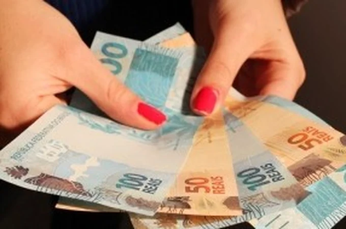 Dívidas atingem mais de dois terços dos brasileiros, aponta pesquisa