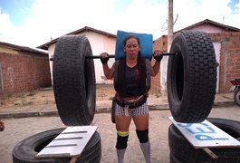 Vídeo. Mulher mais forte de Alagoas se prepara para puxar ônibus de 10 toneladas em Arapiraca