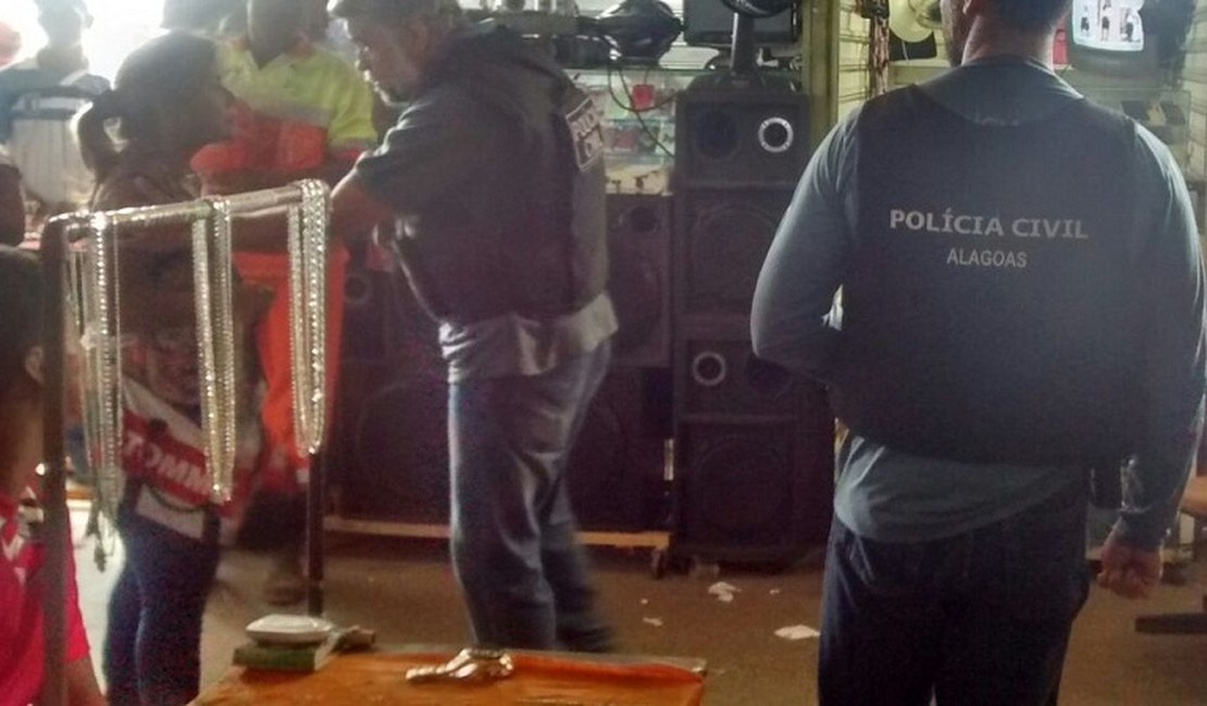 Operação policial apreende centenas de celulares em Maceió