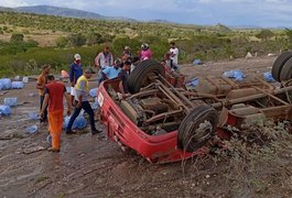 Capotamento de caminhão deixa idoso de 60 anos morto no Sertão de Alagoas