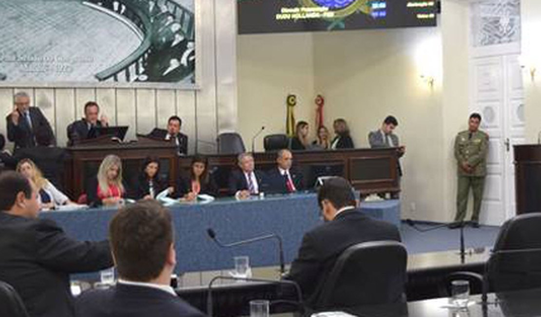 Reajuste salarial de deputados deve parar na Justiça