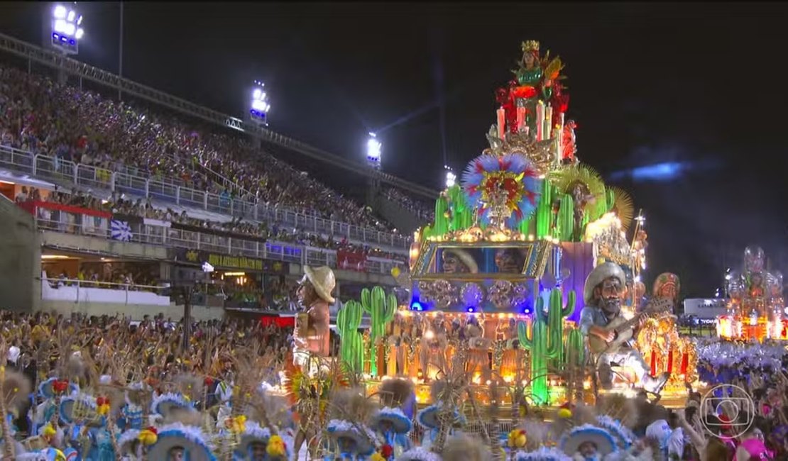 Escola que homenageou Lula, Acadêmicos de Niterói é rebaixada