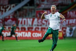 Lisca tem proposta para renovação, mas interesse da China pode tirá-lo do América-MG