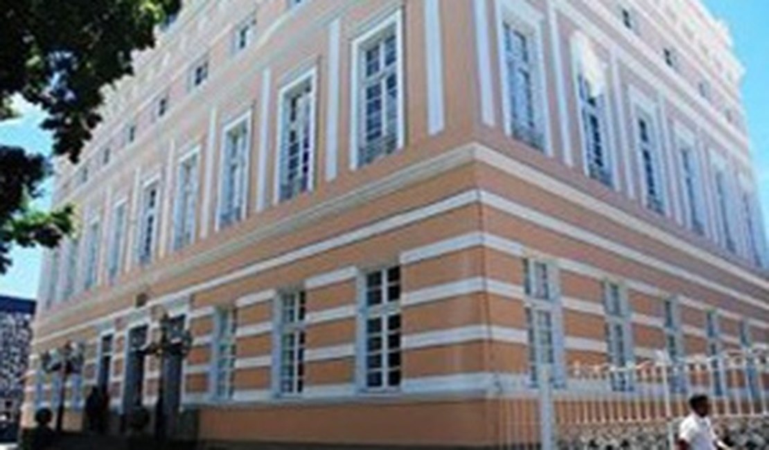 Deputados alagoanos derrubam veto do governo e passam a receber salários de R$ 25 mil