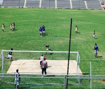 Elenco treinou no estádio municipal em Arapiraca nesta quinta (6)