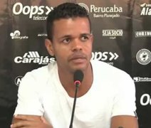 Lateral do ASA evita falar da Copa do Brasil antes da partida contra o Sete