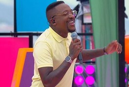 Mumuzinho paga consulta e cirurgia para companheiro de ex-mulher