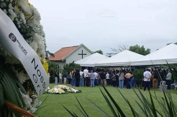 Sob forte comoção, jovem vítima de acidente na AL-220 é sepultado em Arapiraca