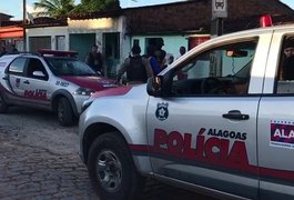 Mulher é presa após ser flagrada com drogas na presença das filhas