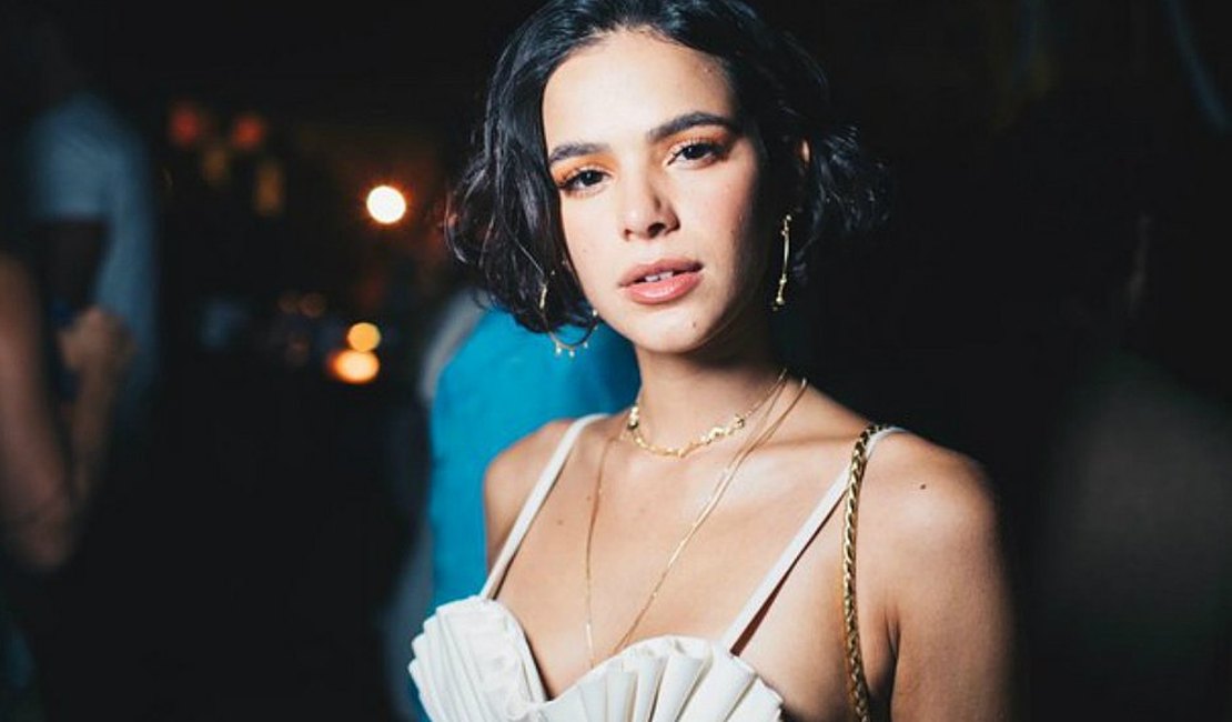 Bruna Marquezine muda visual e badala em Noronha: 'É uma sensação de recomeço'
