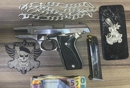 Indivíduo quebra a perna ao pular muro e é preso com arma de fogo, em Arapiraca