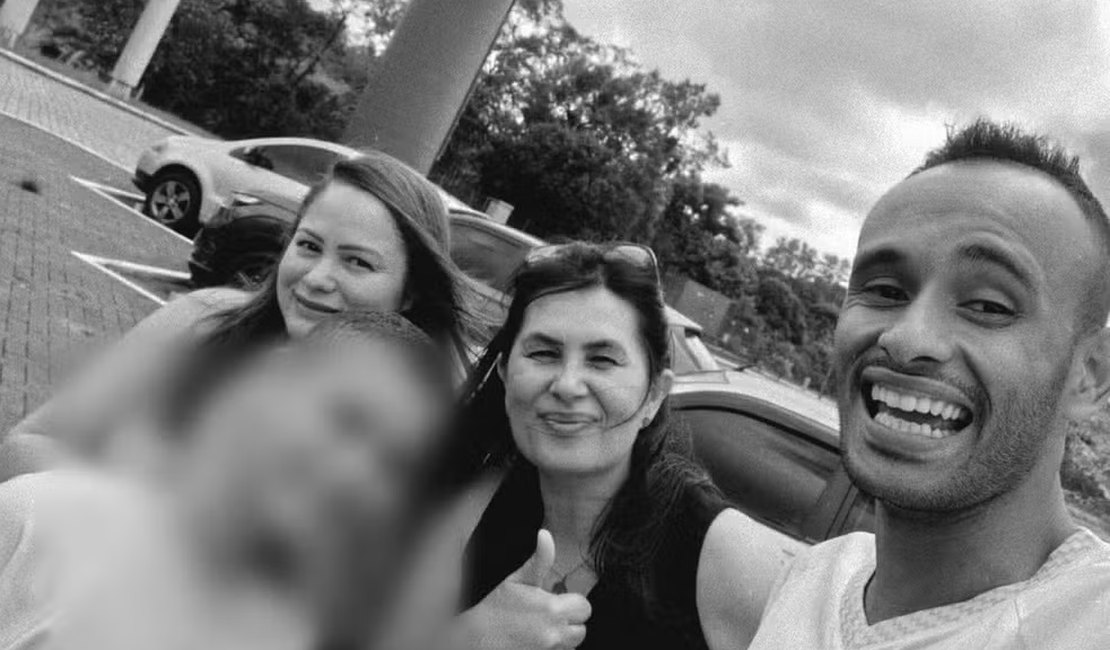 Família que morreu após caminhão prensar veículos parados na BR-101 em SC voltava de viagem ao Beto Carrero