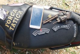 Polícia prende dupla com arma e materiais roubados, em Arapiraca