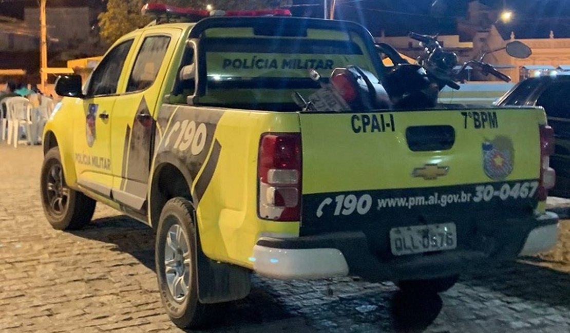 Cisp de Ouro Branco prende indivíduo com moto roubada no Sertão de Alagoas
