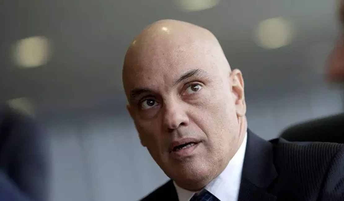 Moraes manda transferir R$ 18,3 milhões do X e da Starlink para a União e desbloqueia contas das empresas