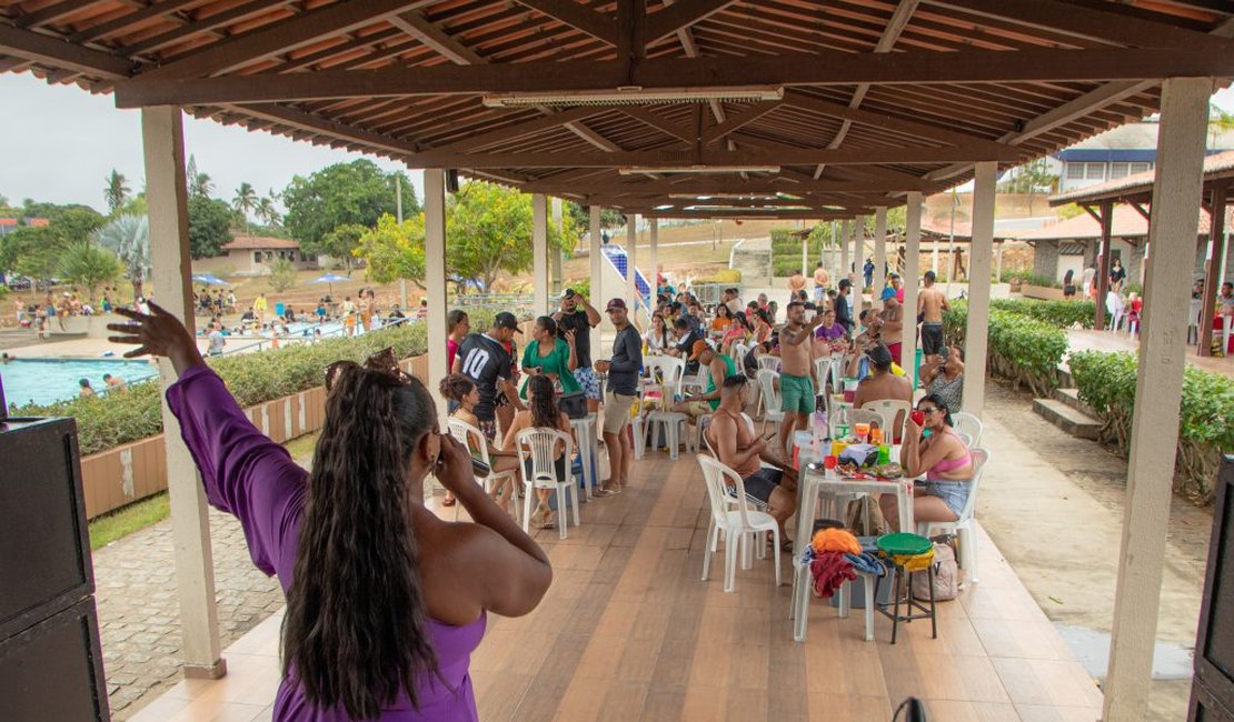 Arapiraca celebra o carnaval com alegria e descontração no Clube do Servidor