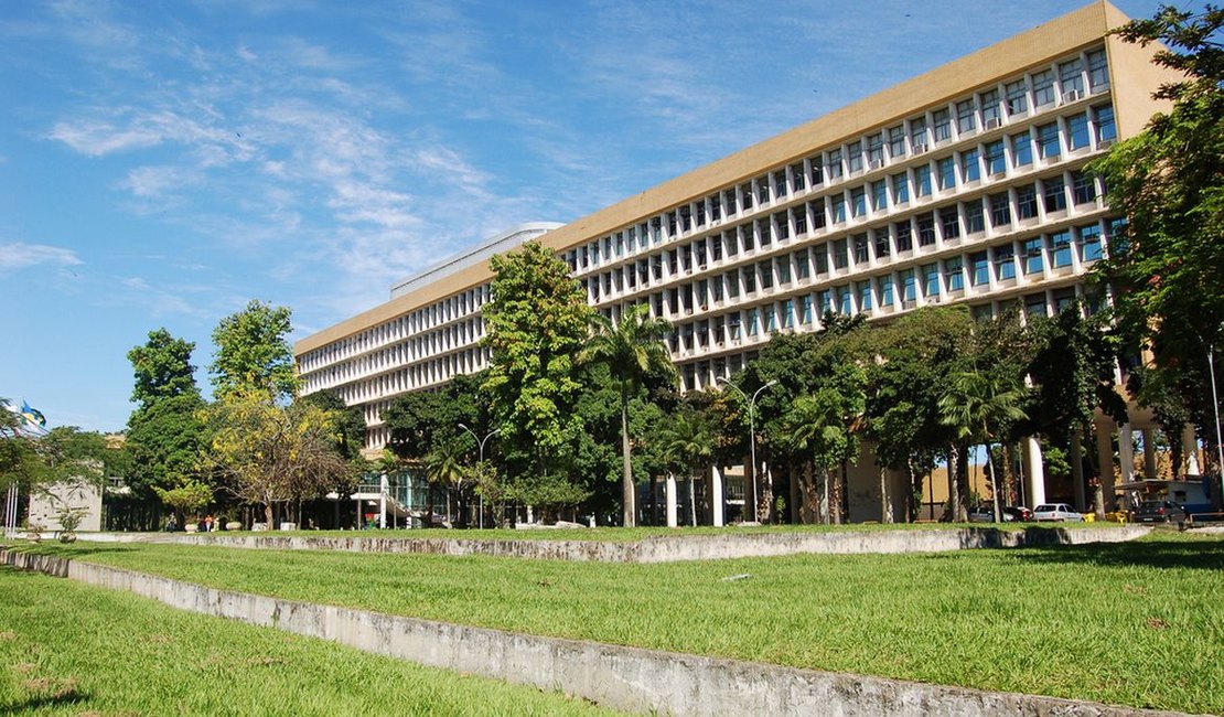 Maioria das universidades federais retoma aulas remotas após suspensão