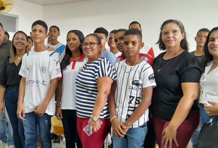 Estudantes da rede municipal de Penedo aprendem cursos do Senai na sala de aula