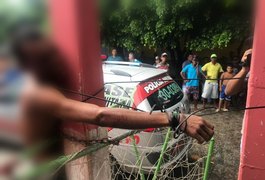 Suspeito de praticar assaltos é espancado e amarrado em poste em Maceió