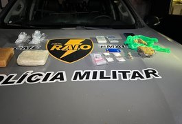 Ação policial prende homem por tráfico de drogas no Beco do Barbeiro, em Maceió