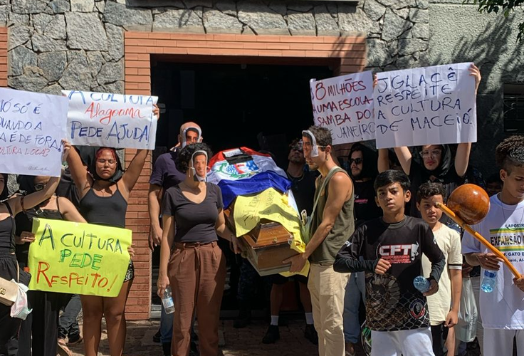 Com pagamentos atrasados, artistas anunciam protestos no São João de Maceió