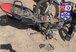 Polícia encontra motocicleta com queixa de roubo depenada no bairro Cavaco