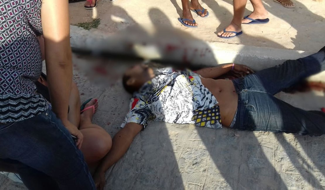 Homem é morto com tiro de espingarda calibre 12, em Arapiraca; veja o vídeo