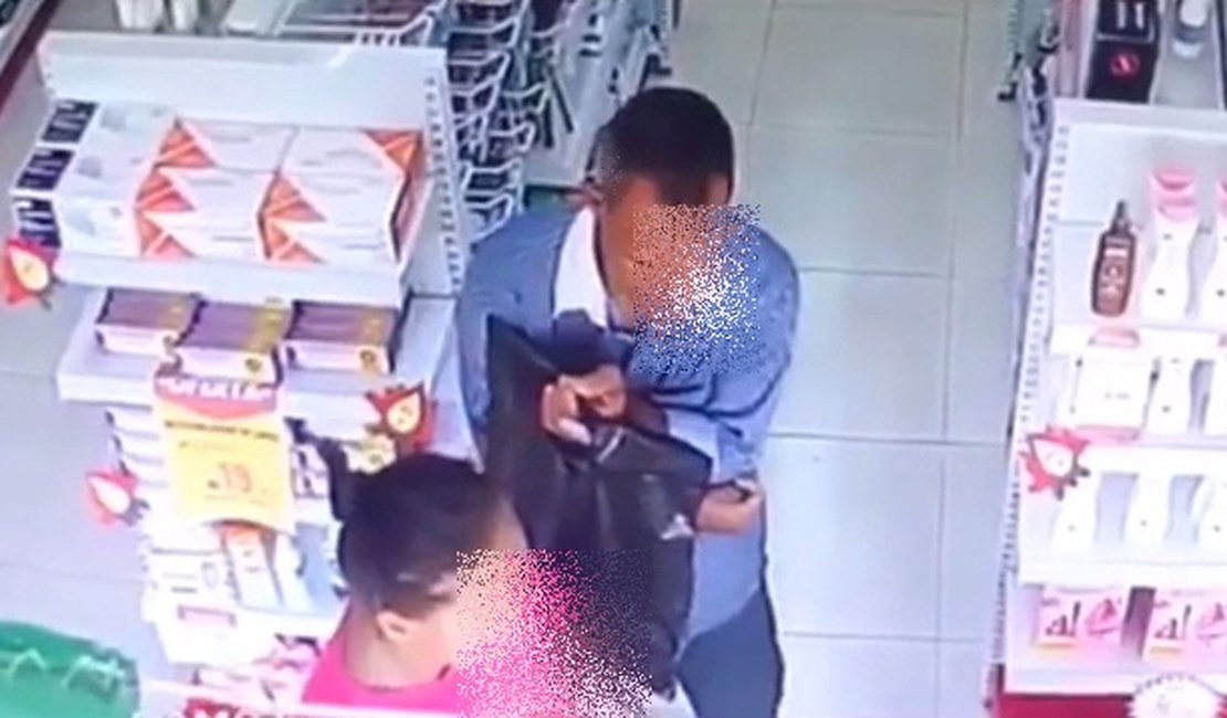 Câmera de segurança flagra casal furtando farmácia em Arapiraca