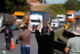 Caminhoneiros desistem de paralisação prevista para esta quarta-feira