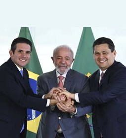 Lula, Alcolumbre e Hugo Motta fecham acordo para votar fim da “taxa das blusinhas”