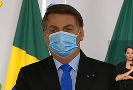 Bolsonaro assina medida provisória para viabilizar vacina contra covid-19; confira