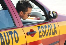 Contran aprova resolução que acaba com obrigação de aula em autoescola