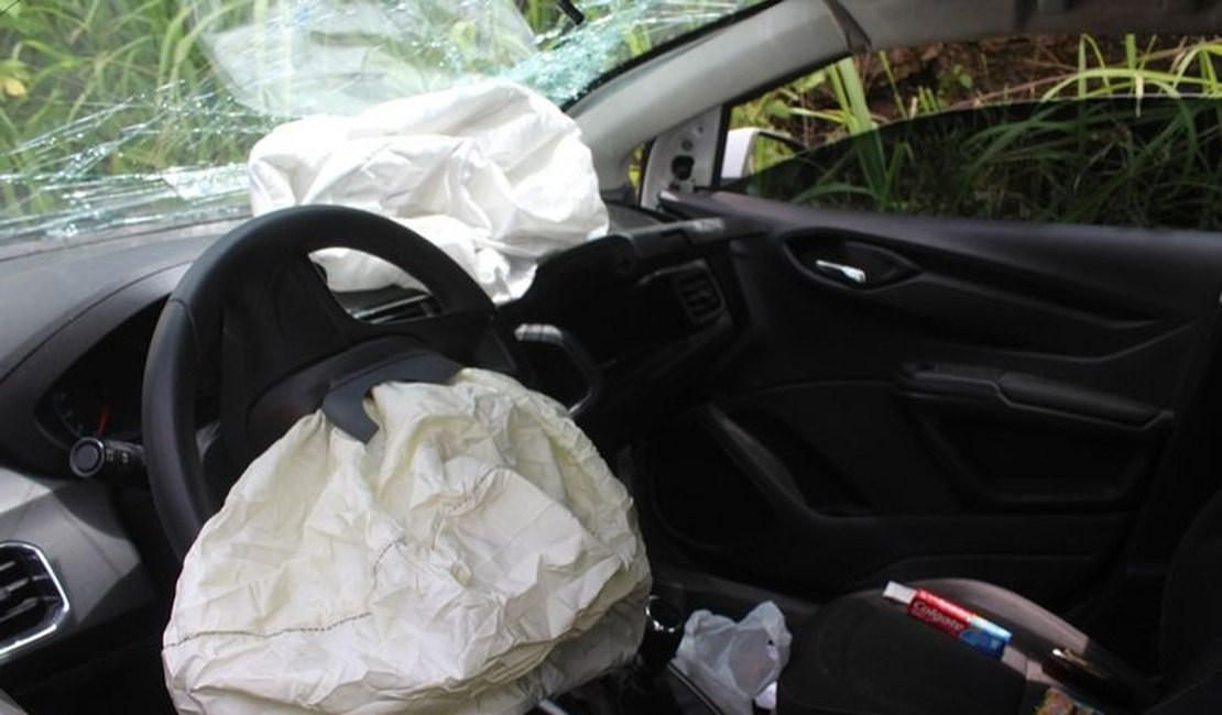 Motorista dorme ao volante e provoca acidente na BR-101