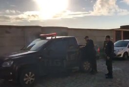 Suspeito de chefiar grupo de roubo de baterias em Maceió está foragido