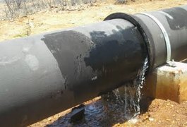 Casal adota providências para sanar vazamentos em adutora em municípios do Agreste