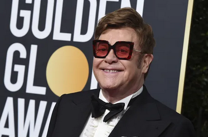 Elton John diz que perdeu a visão e tem dificuldade para assistir seu novo musical