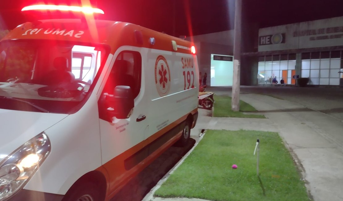 Homem fica ferido após colisão frontal entre ciclomotor e veículo de passeio, em Arapiraca