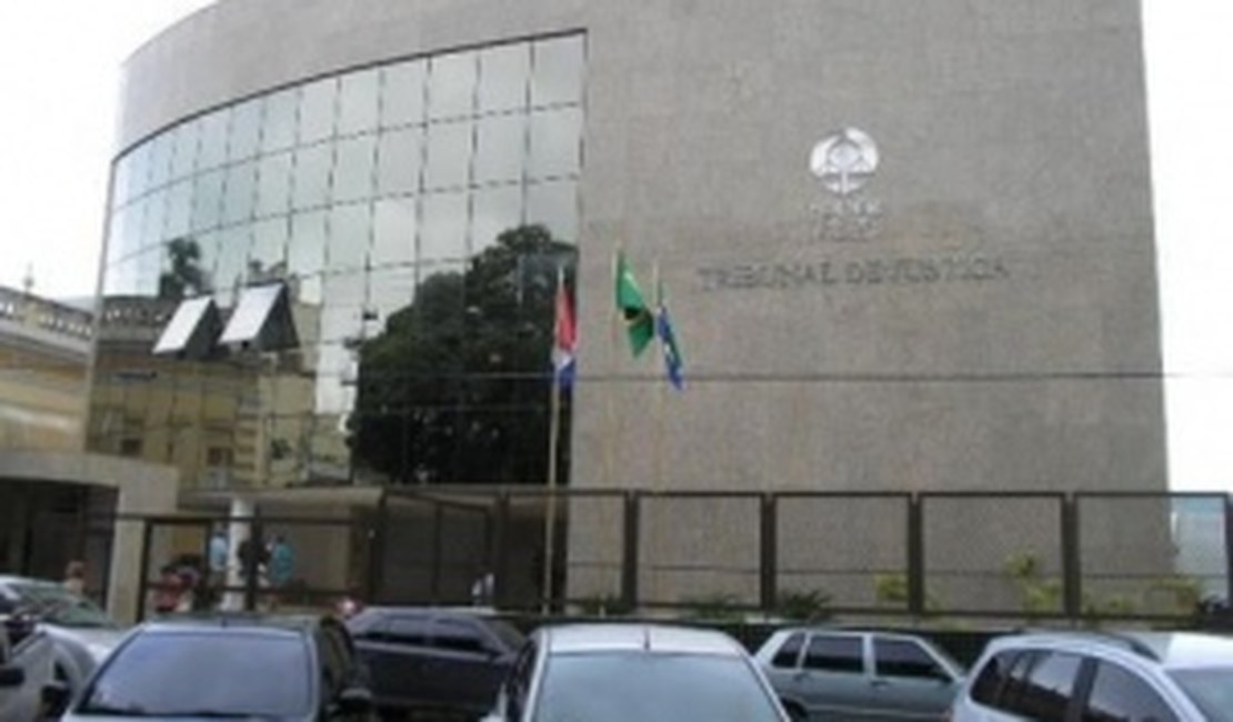 TJ/AL exonera servidora suspeita de repassar informações sobre operação em Arapiraca