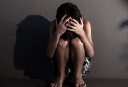 Homem é preso suspeito de estuprar a própria filha de 6 anos, em Maceió
