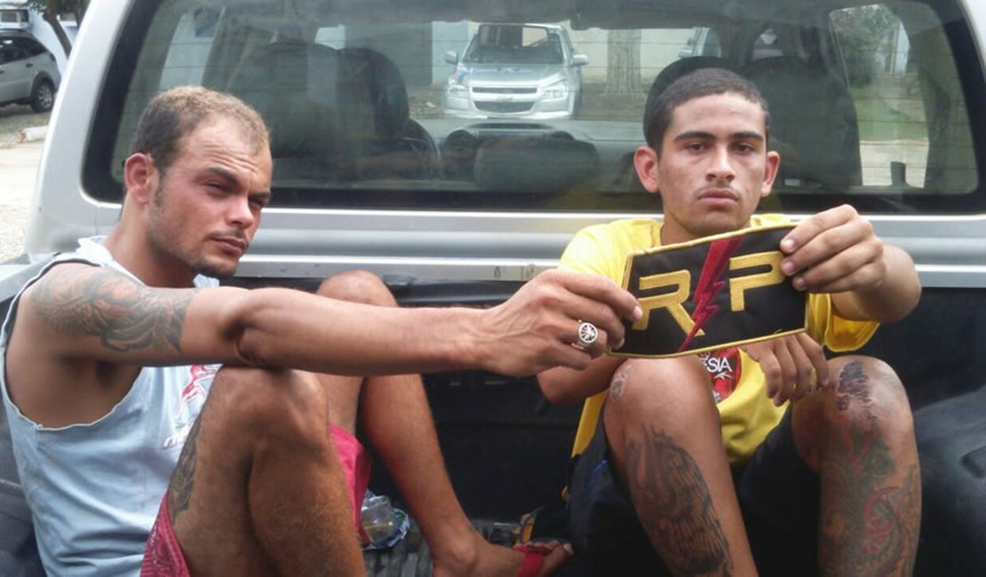 Dupla é presa com arma e drogas no bairro Manoel Teles, em Arapiraca