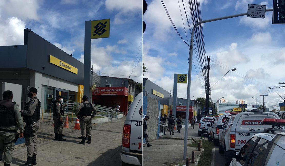 Vídeo. Bandidos rendem vigilantes de agência bancária e roubam armas