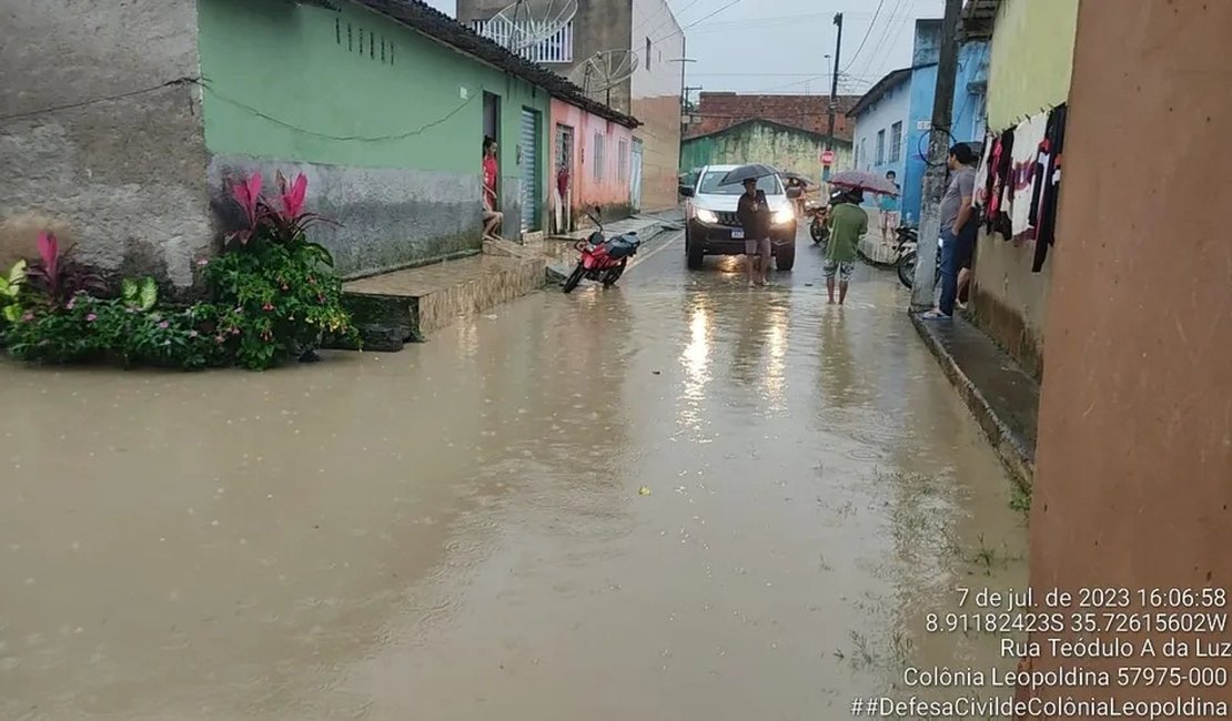 Três cidades alagoanas ficam alagadas após transbordamento do Rio Jacuípe; assista
