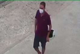 Vídeo. Homem furta motocicleta na Baixa Grande, em Arapiraca