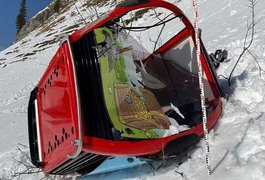Cabine de teleférico despenca de montanha na Suíça com uma pessoa dentro