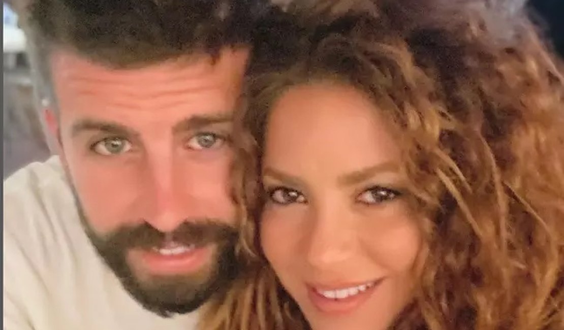 Shakira e Piqué estão se separando após traição do jogador, diz jornal espanhol